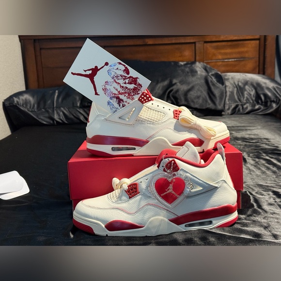 Women's Size 14/Men's Size 12.5 - Air Jordan 4 Retro "Pale Ivory and Tough Red" - Picture 1 of 16